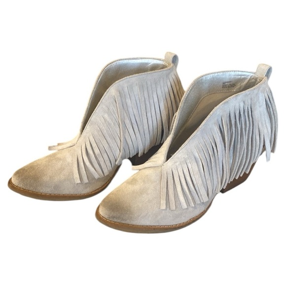 Coconuts by Matisse- Lambert Fringe Booties- size 9 - Picture 4 of 7